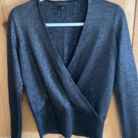Like new! Ann Taylor metallic sweater - Picture 1 of 4